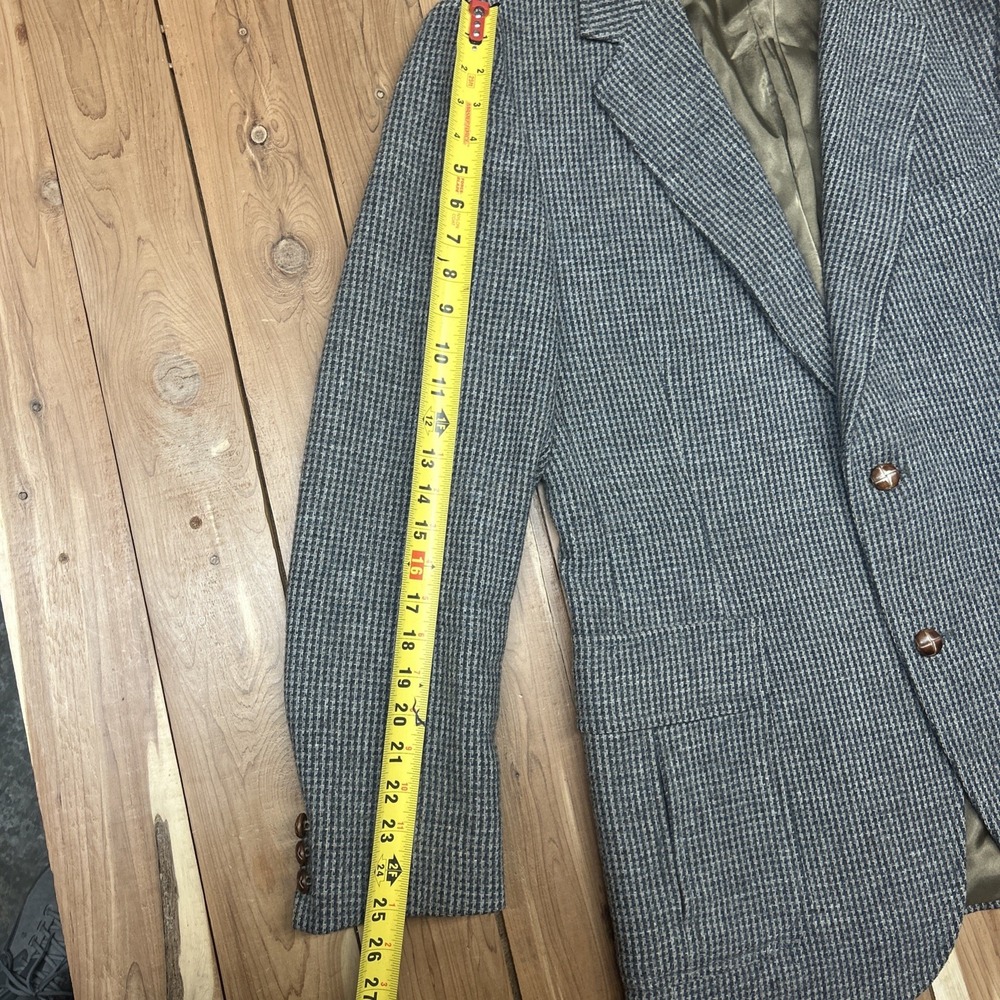 Vintage Pendelton Tweed Jacket 42 Long Split Back 2 Button Wood Button Made USA - Picture 4 of 10
